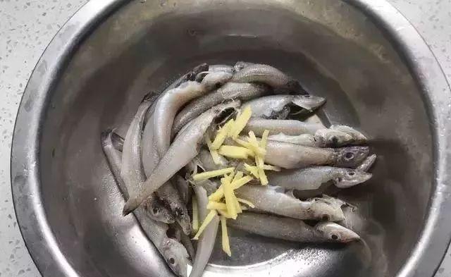 天热多给孩子吃这鱼,刺少肉嫩,补钙是牛奶10倍,奶煲材艽芤淮