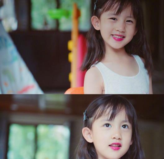 黄磊二女儿长大了!7岁染蓝发做美甲被指太成熟,育儿方式引争议