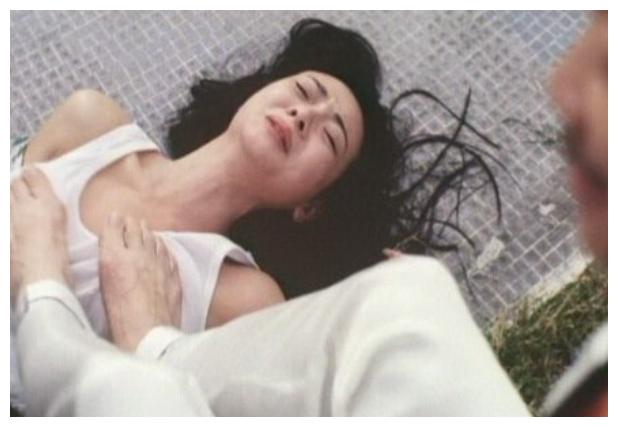 一代女神叶子楣现状,当年"只脱不露"多大胆?现在变小了?