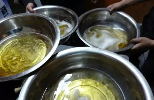 并不算什么,不就喝一两箱啤酒吗,他们喝酒都是用盆来衡量的,山东人都