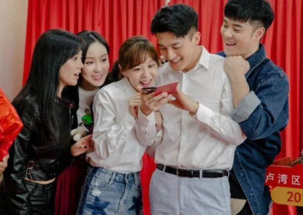 《爱情公寓》吕子乔和陈美嘉,幸运地等来了对方"长大"