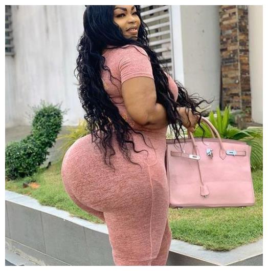 非洲卡戴珊又惹争议巨臀超出人类极限交往体型奇特男友被嘲