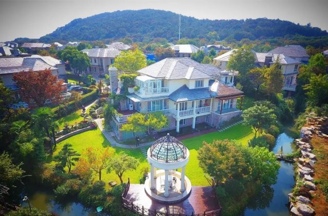 陈婷否认3000万急售无锡别墅,41岁倒立一字马,大秀好身材休闲区蓝鸢梦想 - Www.slyday.coM 陈婷否认3000万急售无锡别墅,41岁倒立一字马,大秀好身材休闲区蓝鸢梦想 - Www.slyday.coM