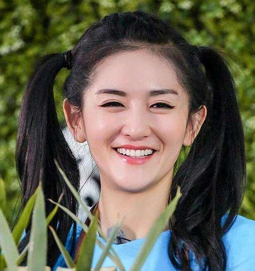 都是知名主持人康辉谢娜这么一对比才发现根本不是一个档次