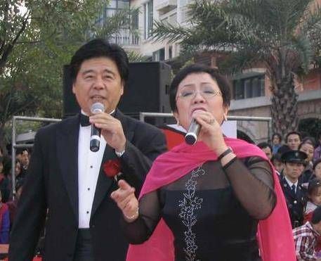 歌星谢莉斯:50岁患脑梗,67岁女儿离世,走出抑郁后73岁跳广场舞__财经