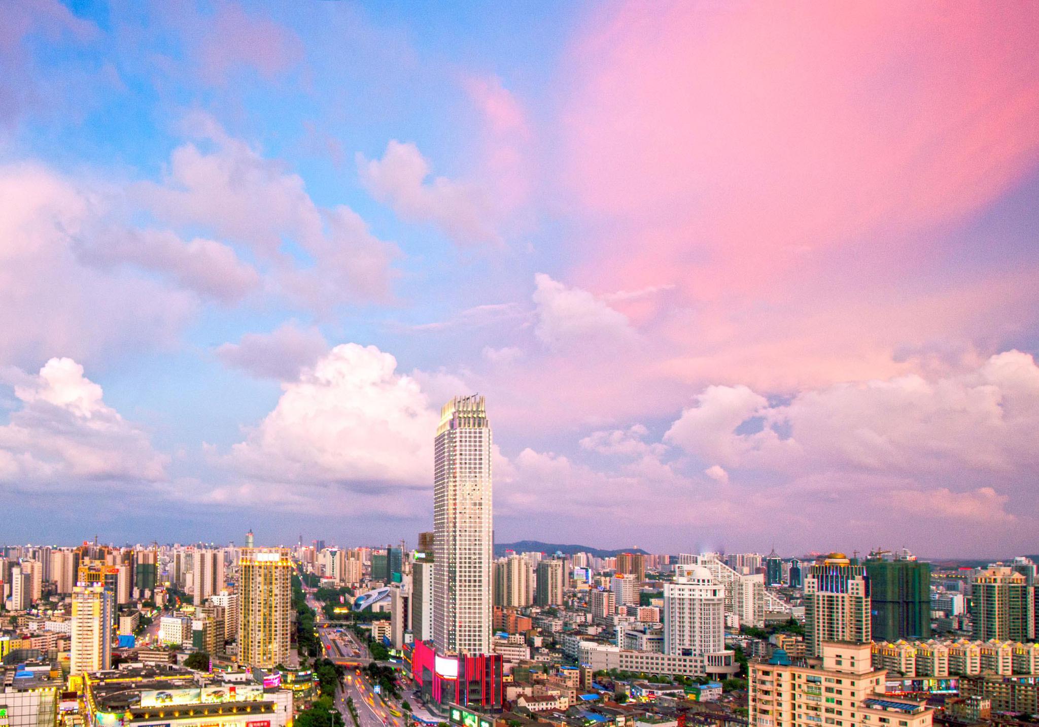 昆明gdp真的假的_昆明出台十四五规划纲要未来5年GDP破万亿人口增至1000万(2)