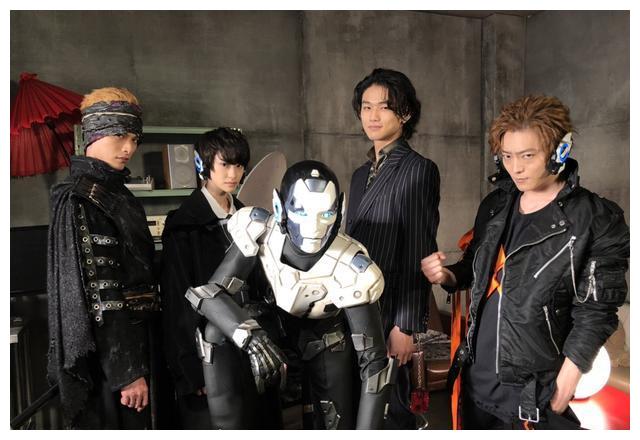 假面骑士01官方发布灭亡迅雷新合照