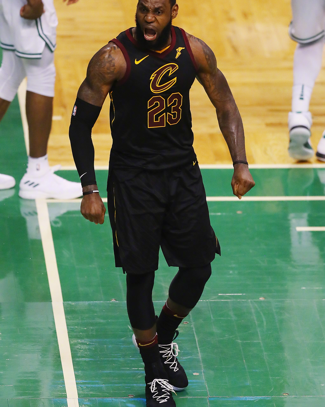 太帅气了!詹姆斯生涯最霸气的一组照片!