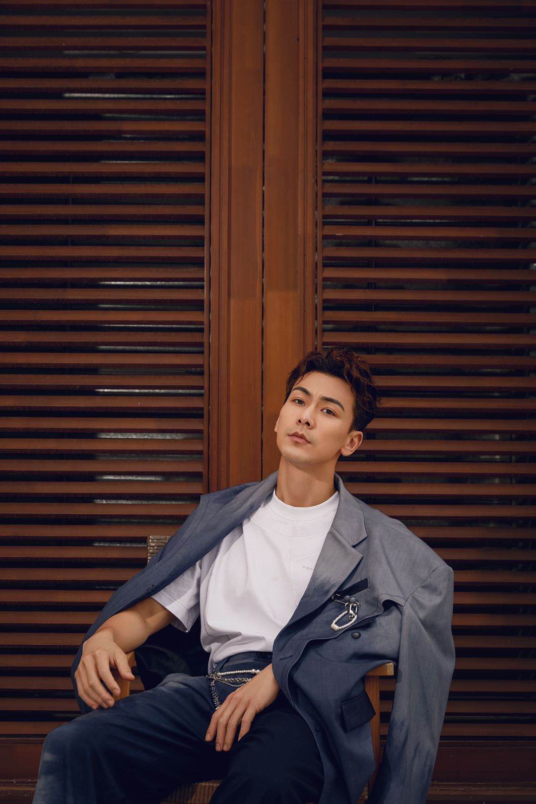 防腐男神戴向宇出席活动商业价值飙升与郭麒麟赘婿热拍中