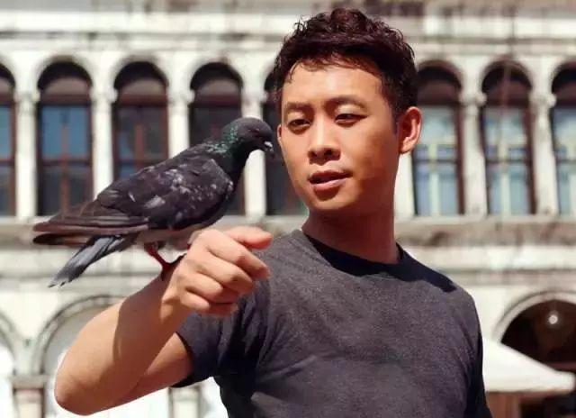 知名影帝,守护植物人初恋10年,今娶大6岁妻子无子女却很幸福休闲区蓝鸢梦想 - Www.slyday.coM 知名影帝,守护植物人初恋10年,今娶大6岁妻子无子女却很幸福休闲区蓝鸢梦想 - Www.slyday.coM