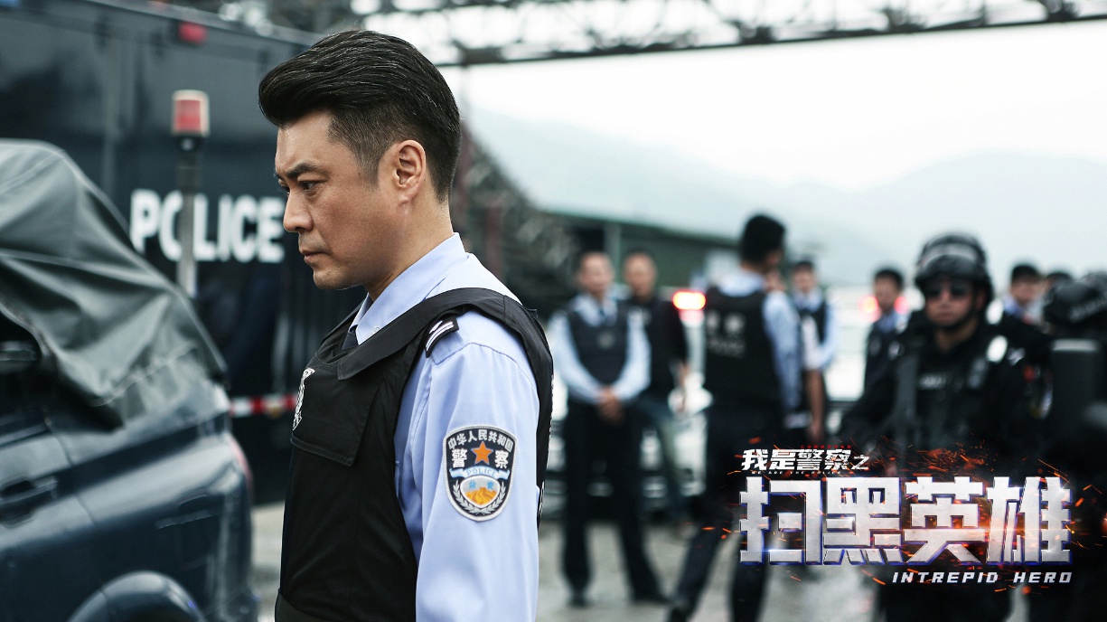 电影扫黑英雄上线唐旭以精湛演技致敬英雄