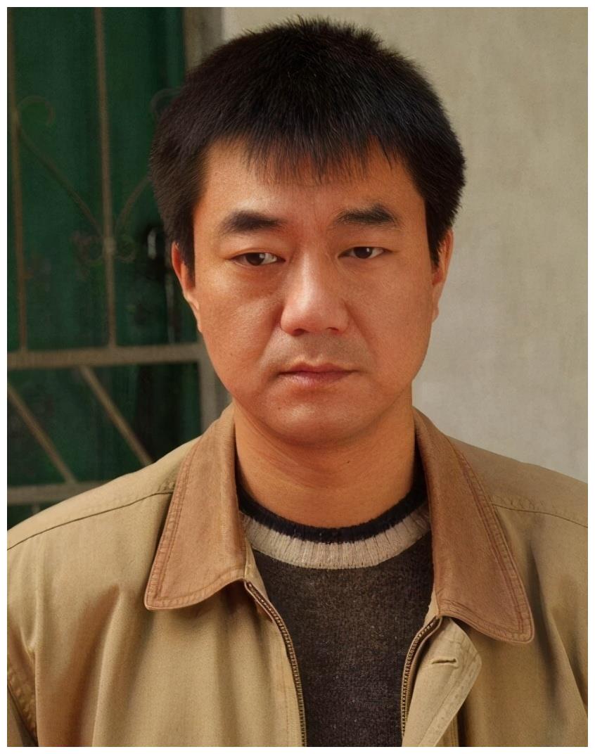 演员董勇:头婚失败单身多年,46岁再婚,今与女儿同框像隔辈人__财经头