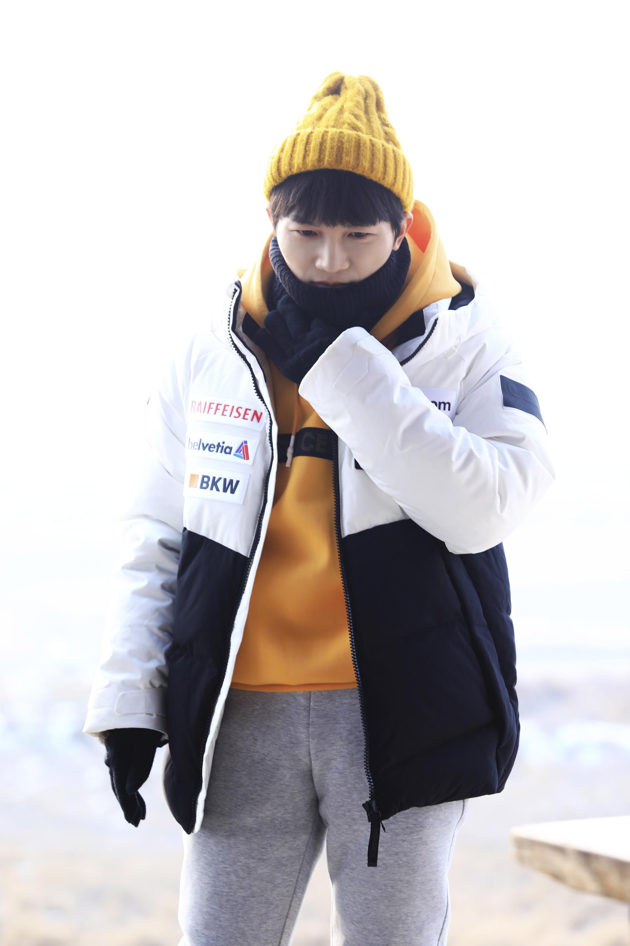 周深演绎《有可能的夜晚》 “晚安曲”温柔告白