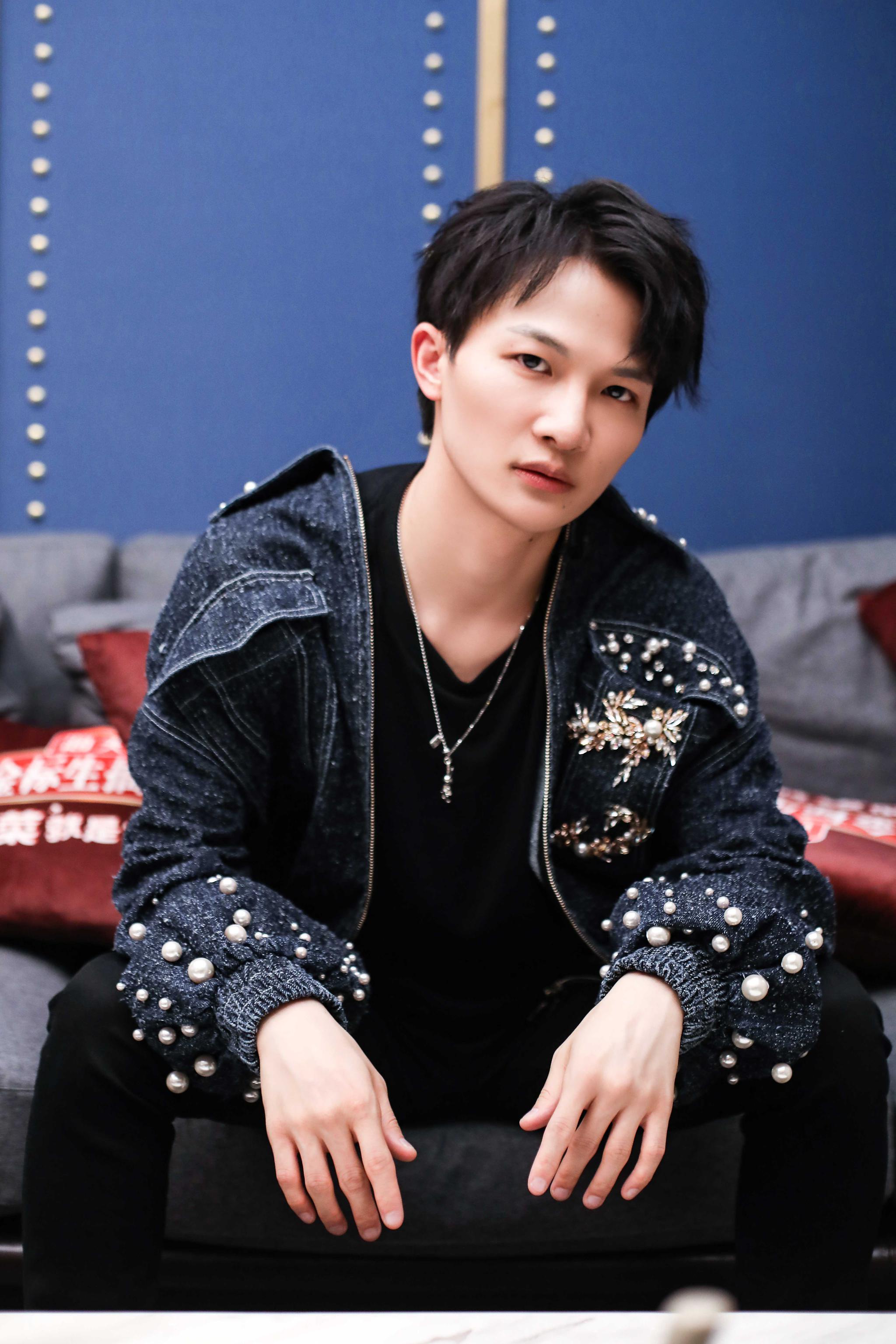 实力歌手周深全新歌曲演绎获"歌手"总决赛直通邀请