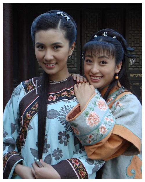 长相比较有气质的边潇潇是一个很优秀的演员老公是一个导演