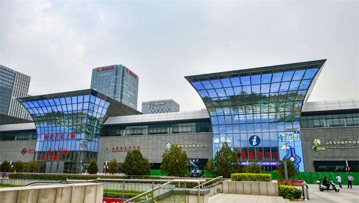 惊艳!济南西站东广场亮化升级 六"鼎"联动打造灯光秀