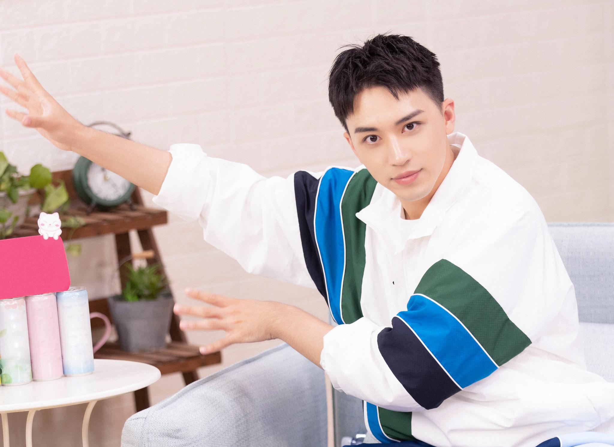 许魏洲《让生活好看》曝新戏训练花絮武术骑马齐上阵展现大将气度