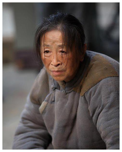 丑娘张少华83岁人设崩塌心狠手辣骗了观众54年