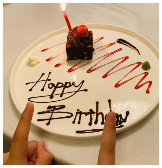 林志颖为儿子庆生,晒kimi许愿照,生日蛋糕小到离谱