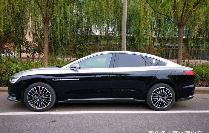 比亚迪汉dm改银黑双拼色豪华与运动并存气场不输迈巴赫