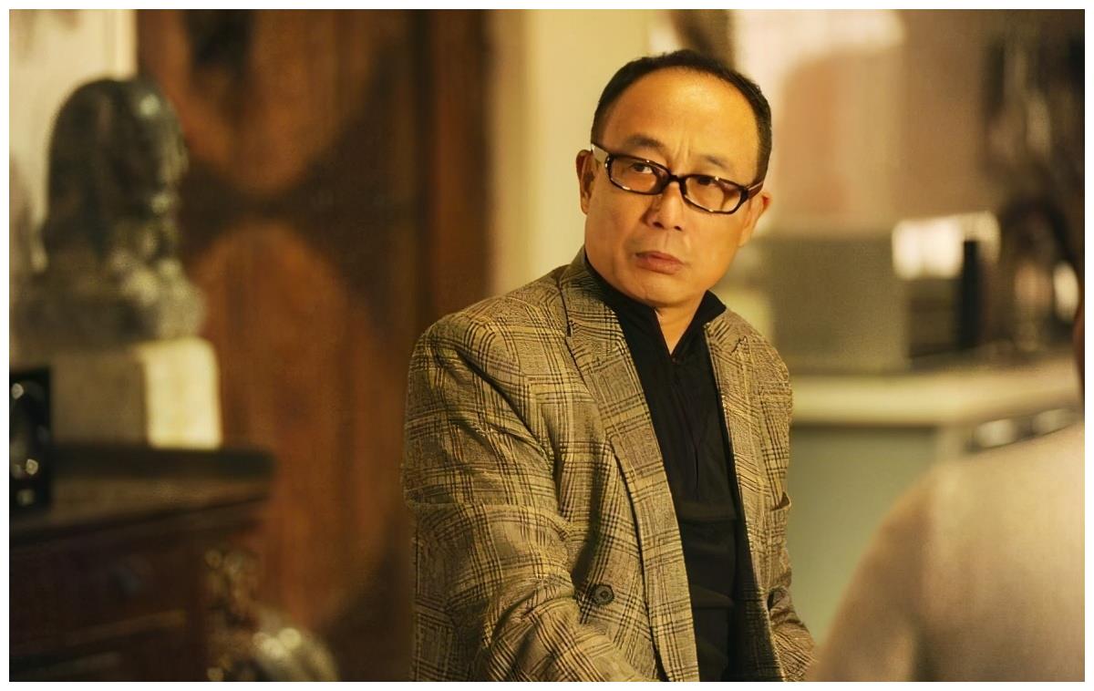 孙海英:46岁娶三婚吕丽萍,替张丰毅养儿子,硬汉也有柔情