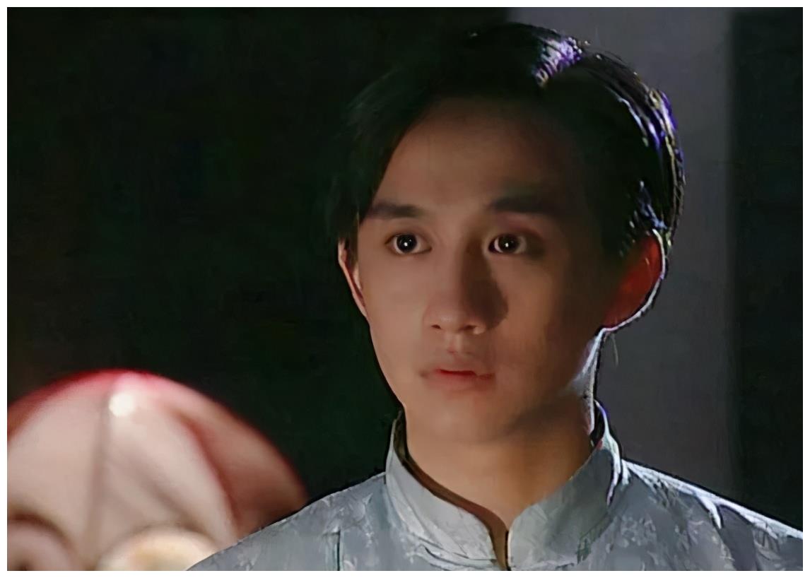 黄磊爸爸,思想前卫与儿子一起"疯",84岁仍拍戏甘当绿叶