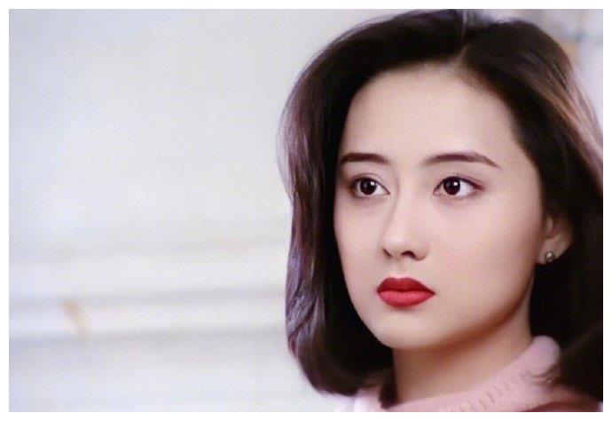 一帘幽梦陈德容饰演的紫菱眼神无辜楚楚可怜梦幻的女孩