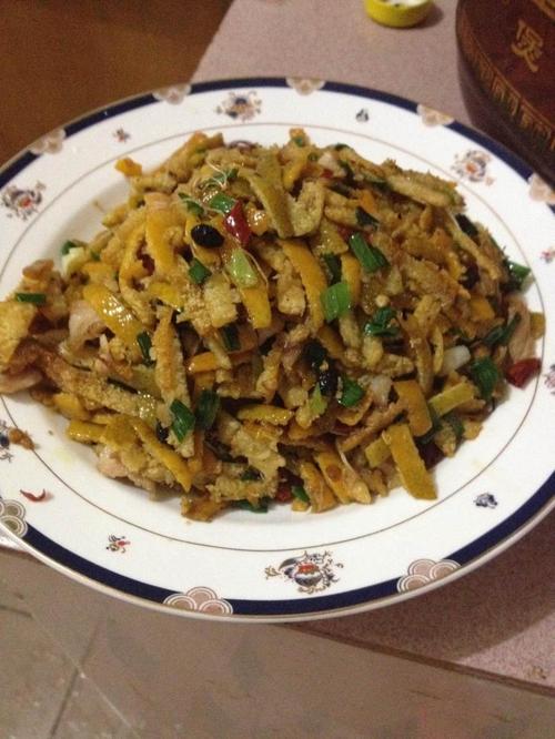 快开学了今天就来盘点那些高校，闻者伤心，见者流泪的黑暗料理。休闲区蓝鸢梦想 - Www.slyday.coM