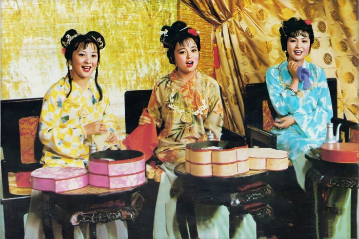 红楼梦三春姐妹中探春就像是红玫瑰另外两个像陪衬