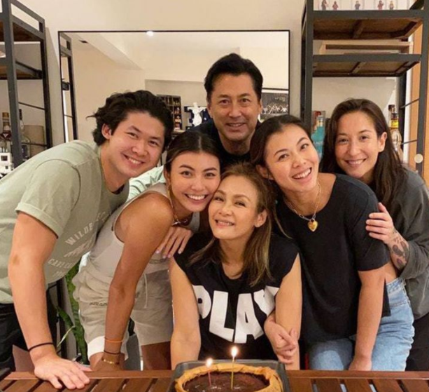 57岁王敏德近况曝光,与妻子马诗慧结婚29年,感情稳定甜如初恋|王敏德|马诗慧|结婚_新浪新闻