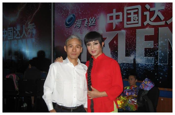 他上过春晚身价过亿,破产后一夜白头,今靠卖包子东山再起|高逸峰|包子