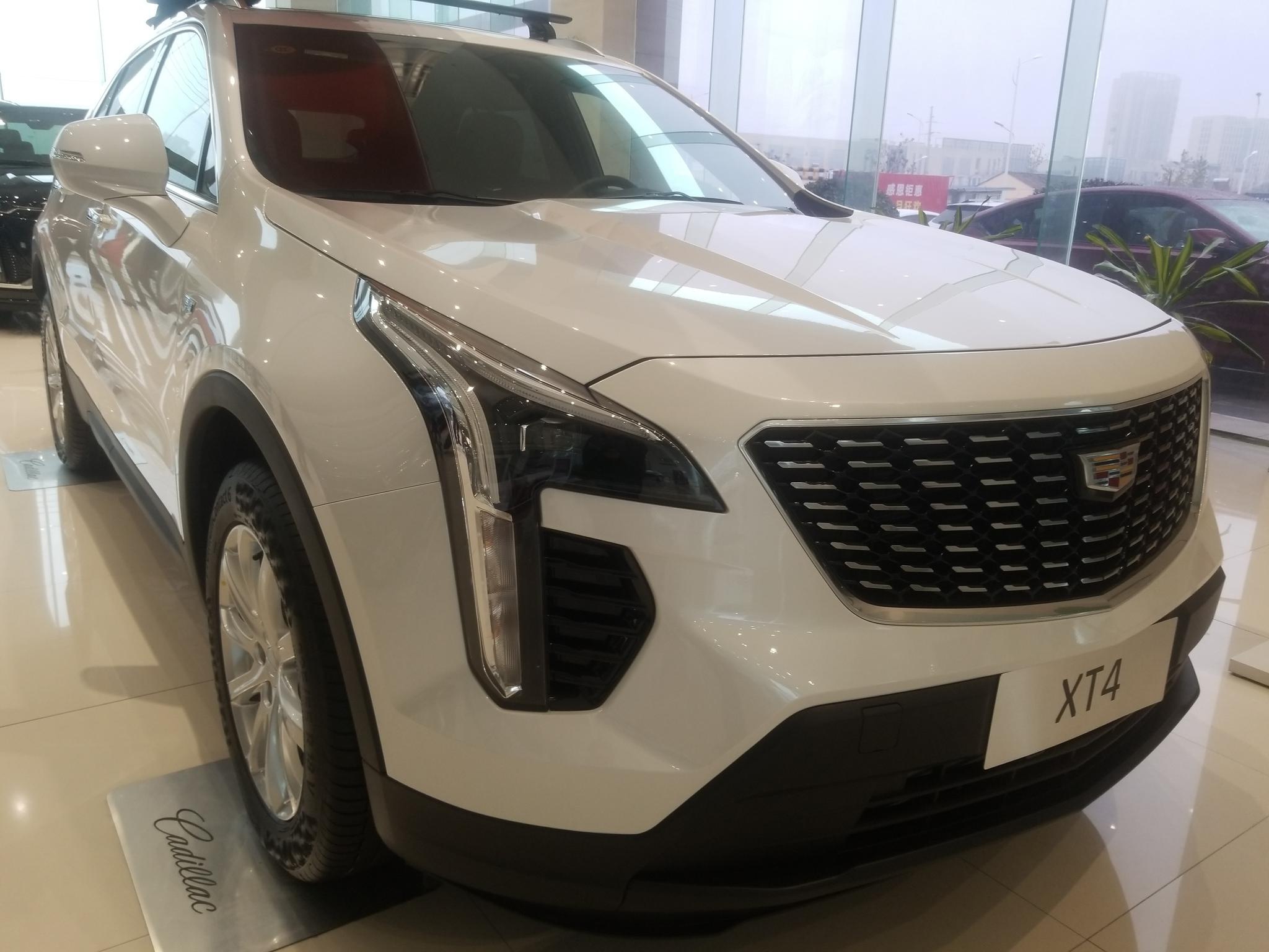 2021款凯迪拉克xt4到店实拍,配无线carplay,搭载2.0t发动机