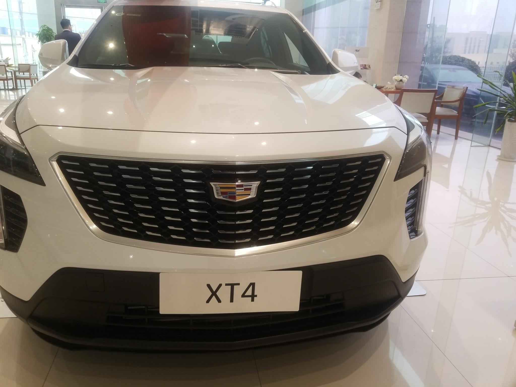 2021款凯迪拉克xt4到店实拍,配无线carplay,搭载2.0t发动机