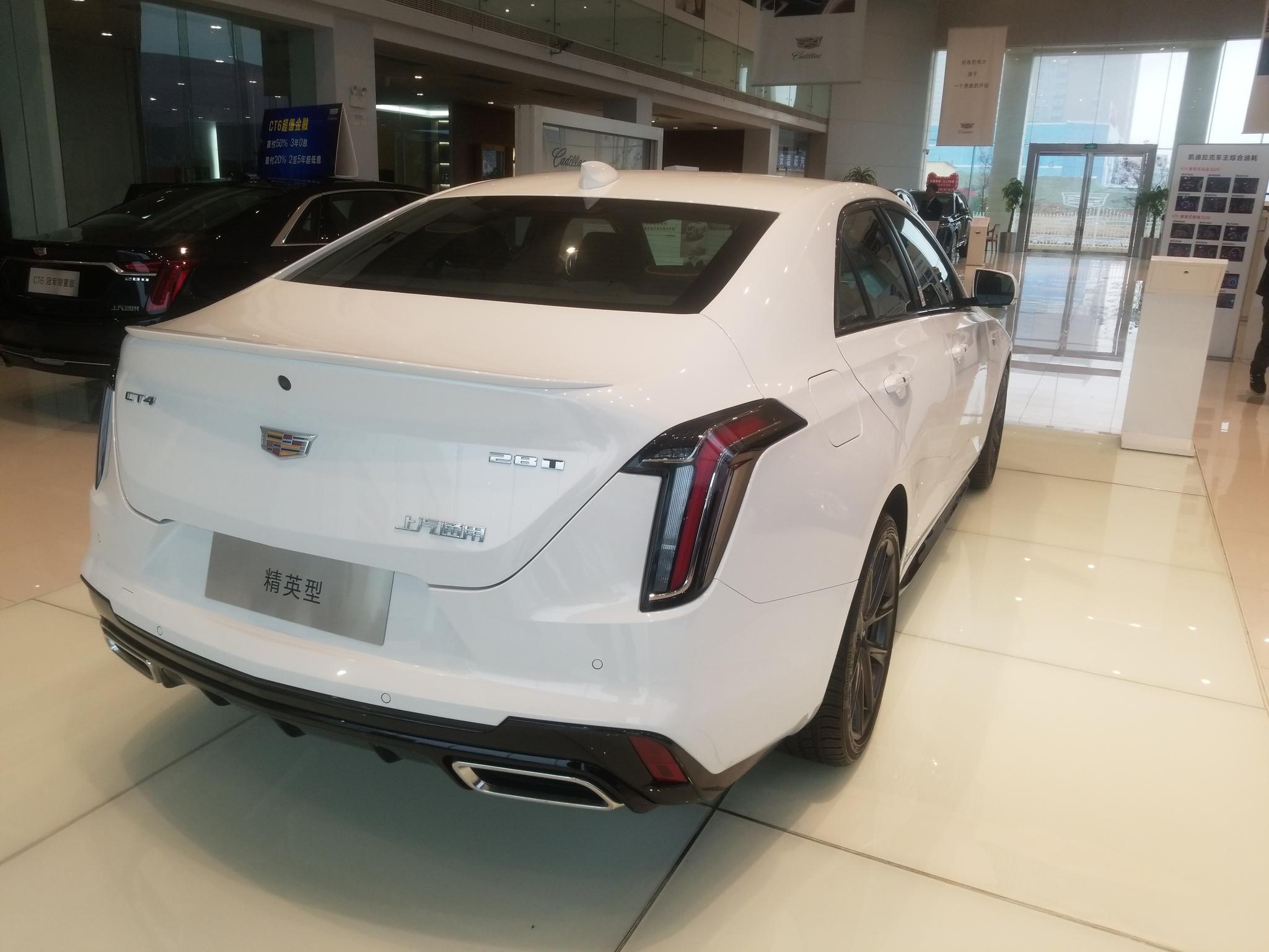 ct4基于新一代轻型豪华后轮驱动平台,前后重量比为50:50,并采用短前