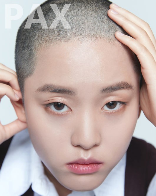 韩国女艺人李妍最新杂志写真曝光