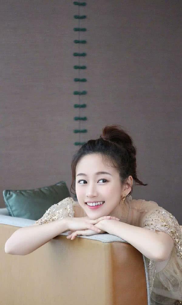 巴啦啦小魔仙严莉莉长大后是这样的青春靓丽颜值高