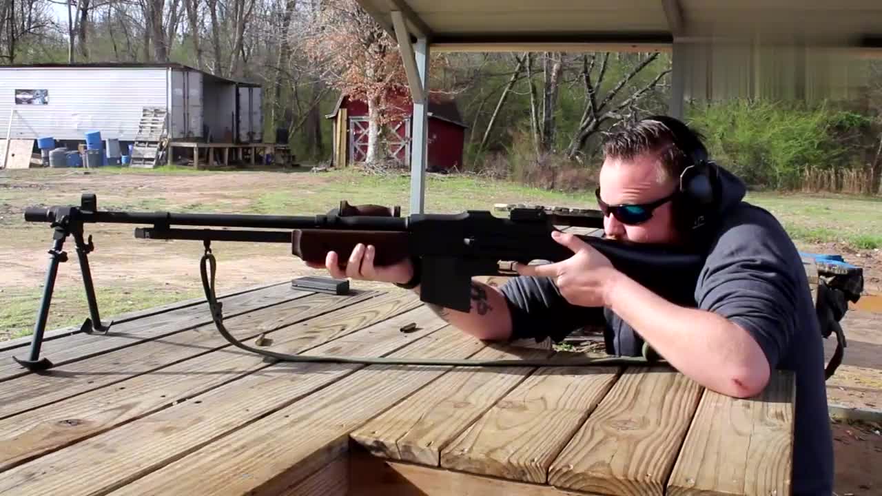 世界经典机枪之rpd轻机枪,简单轻便火力还挺猛