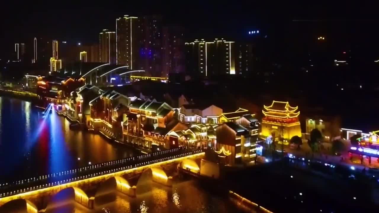 航拍湖南醴陵,瓷城古韵一江两岸,飞檐斗拱的"醴陵门"