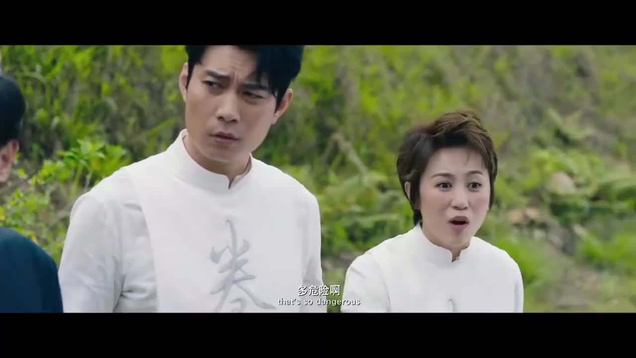 羞羞的铁拳秀念一出手就惊到二人可是帅不过三秒人就没了