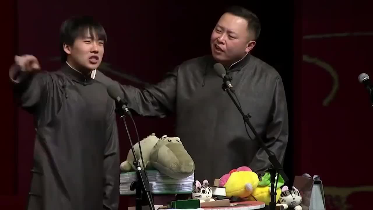 网传阎鹤祥跟曹云金私下会面?看清照片后,网友:根本不是一个人