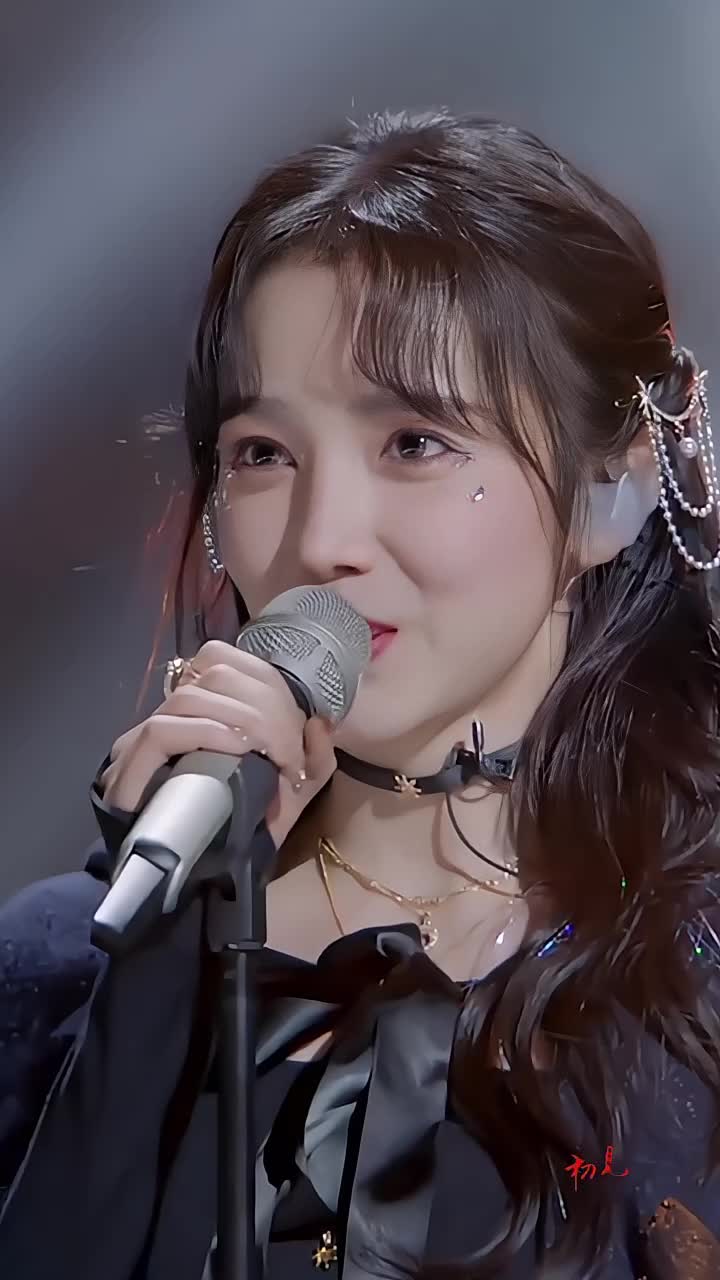 姐姐今晚美得像精灵，陈小纭解锁错位时空，瞬间惊艳全网观众