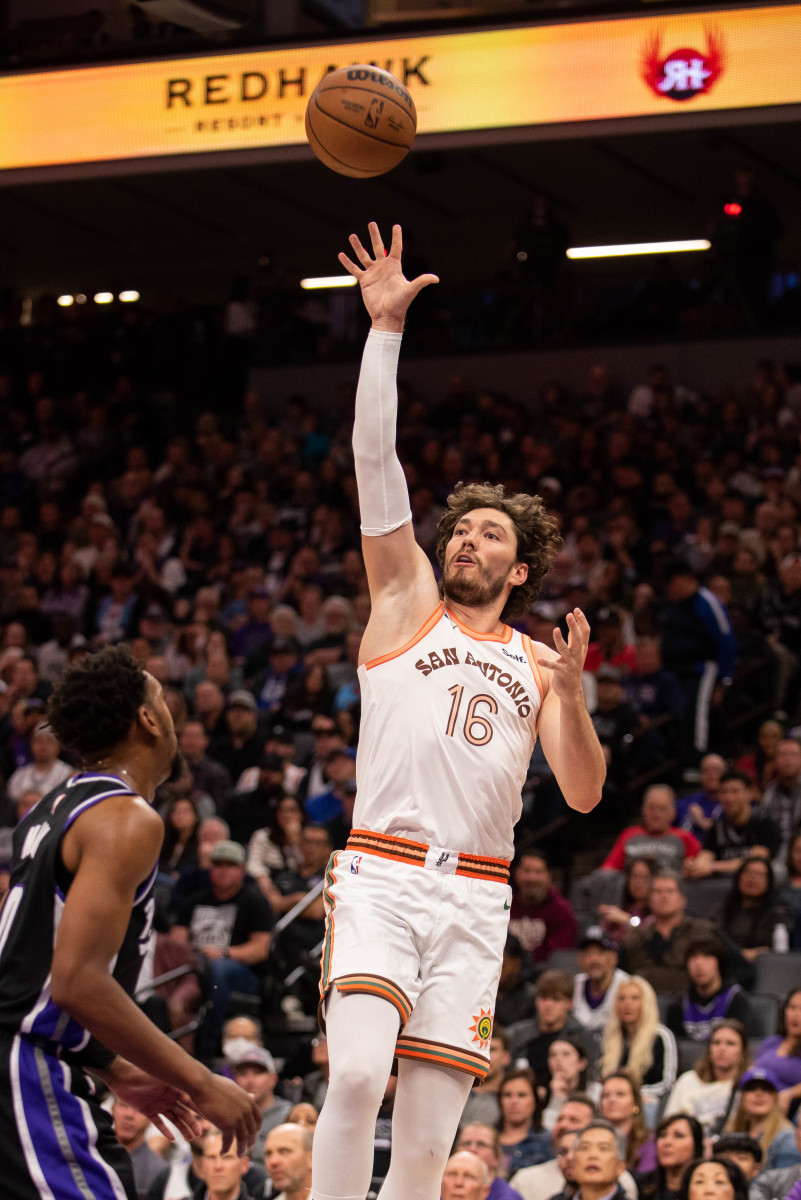 美媒列出10位适合湖人的自由球员!佩林卡可别再犹豫了