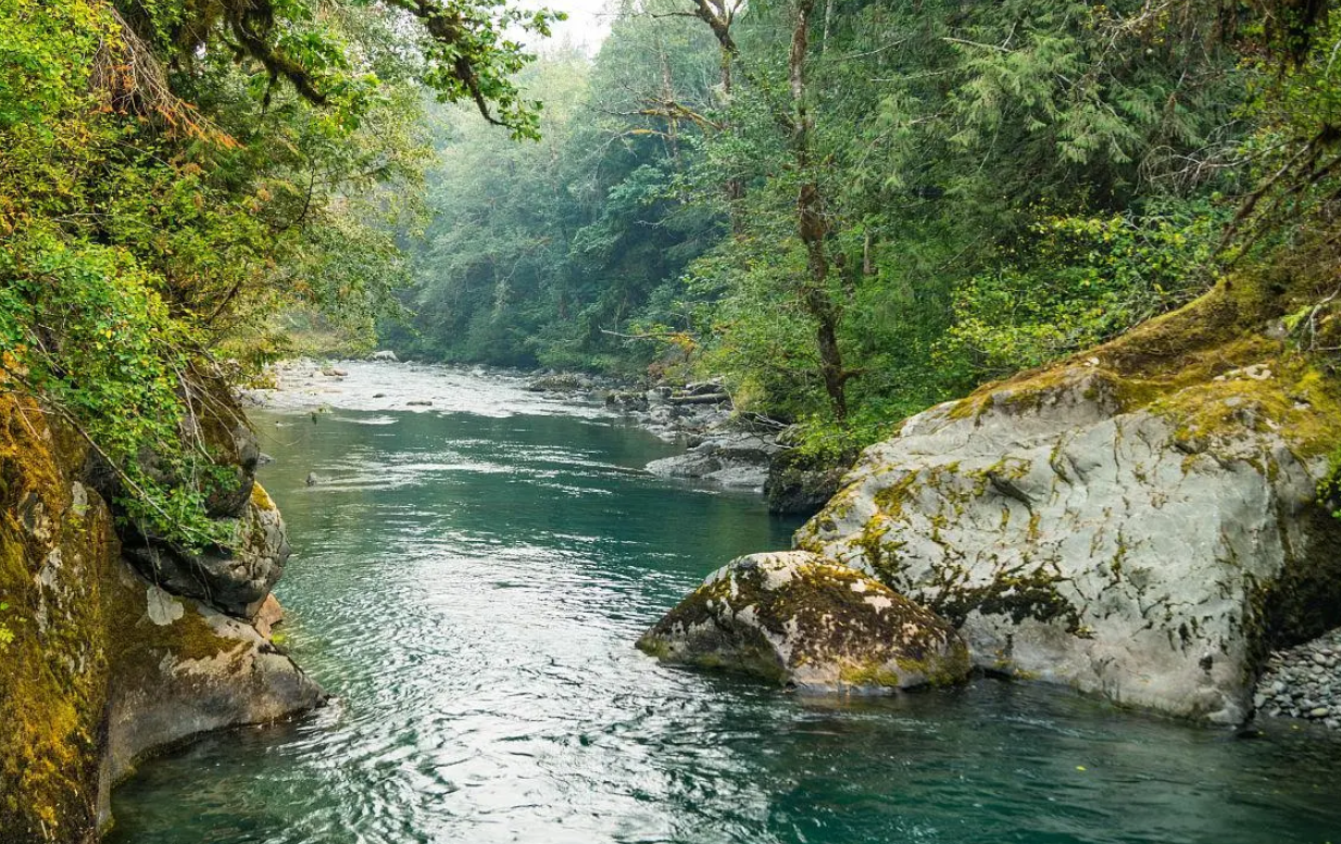 景区坐标于福建双溪镇,这里有世界上唯一的浅水广场,置身其中,眼前