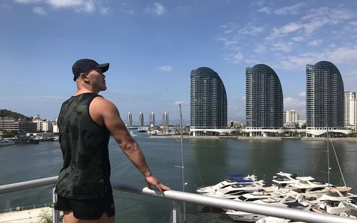 武僧一龙近况曝光一龙手臂肌肉暴涨两圈三番战能ko播求