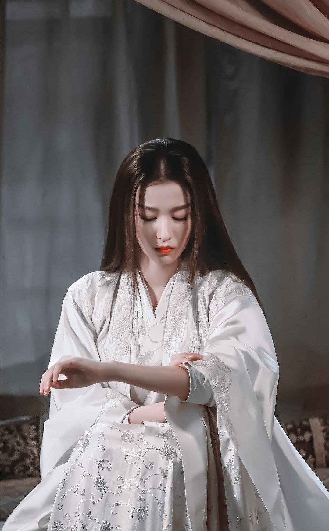 《玉骨遥》官宣,众人只关注肖战任敏,我却被女二惊艳到了!