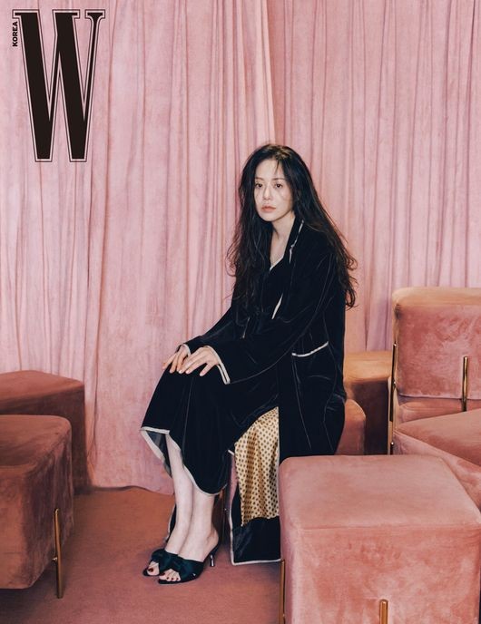 韩国女艺人高贤贞最新杂志写真曝光