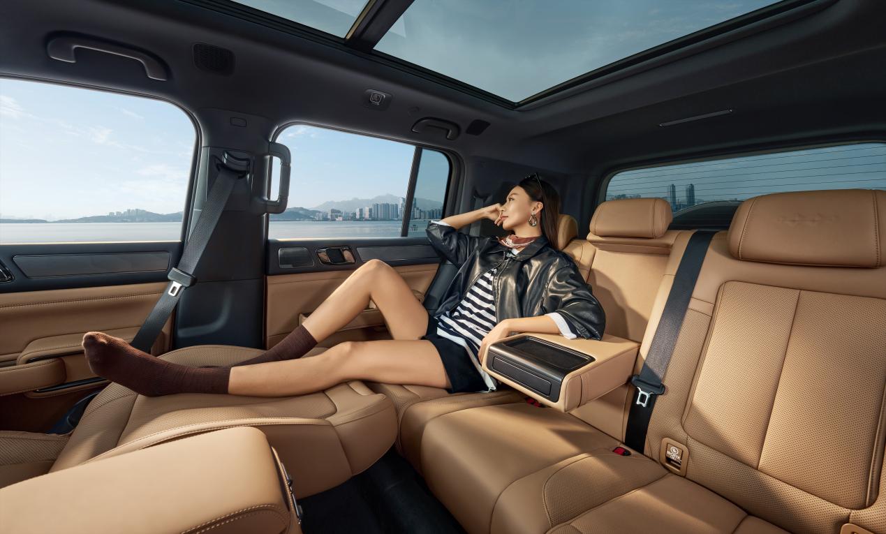 电驱越野新纪元已来？方程豹双车焕新重构市场格局