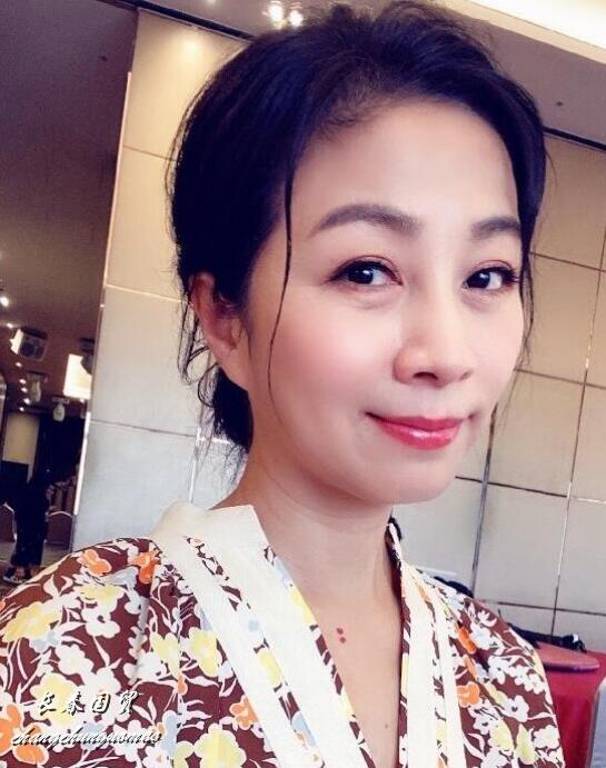 飞鹰三姝方文琳近照曝光隐退25年复出依然美丽