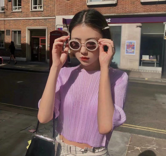 女生这几种发型留久了,发际线会上移,你的发型是这样的吗?休闲区蓝鸢梦想 - Www.slyday.coM 女生这几种发型留久了,发际线会上移,你的发型是这样的吗?休闲区蓝鸢梦想 - Www.slyday.coM