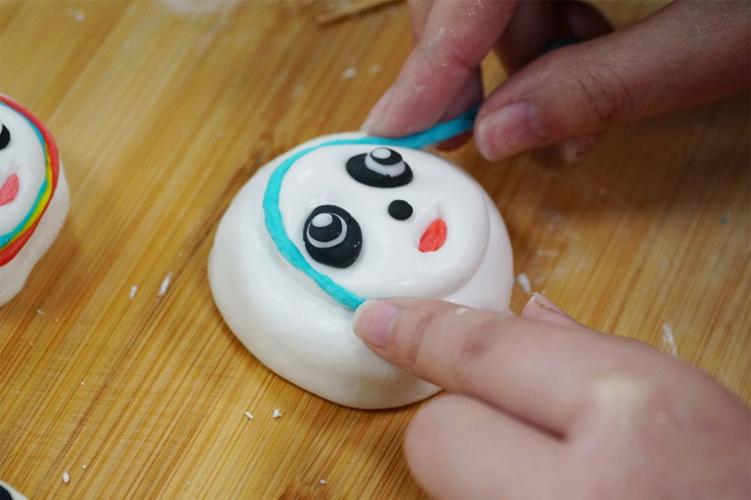 快开学了今天就来盘点那些高校，闻者伤心，见者流泪的黑暗料理。休闲区蓝鸢梦想 - Www.slyday.coM